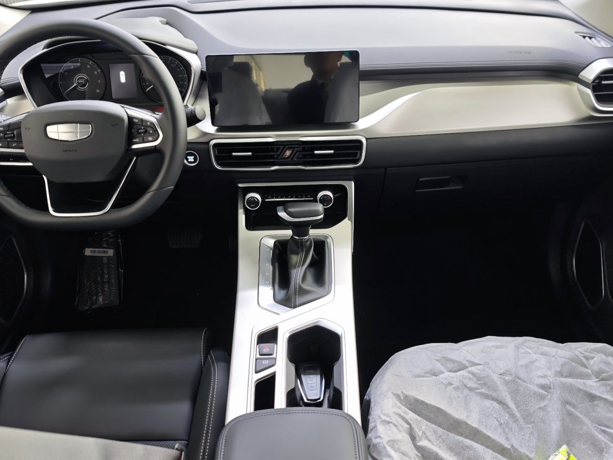 GEELY Coolray 2025 #3 GEELY Coolray 2025 immagine di auto #3