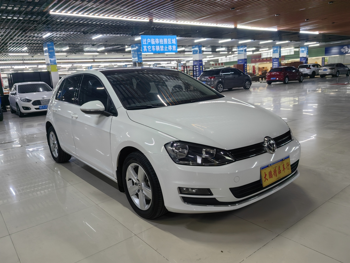 Volkswagen 2015 car image #3