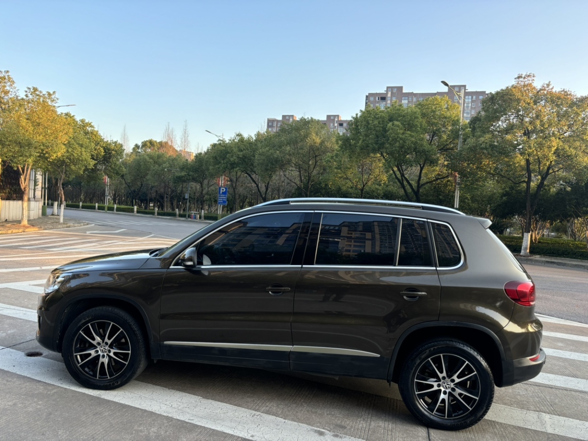 Volkswagen Tiguan 2017 car image #3