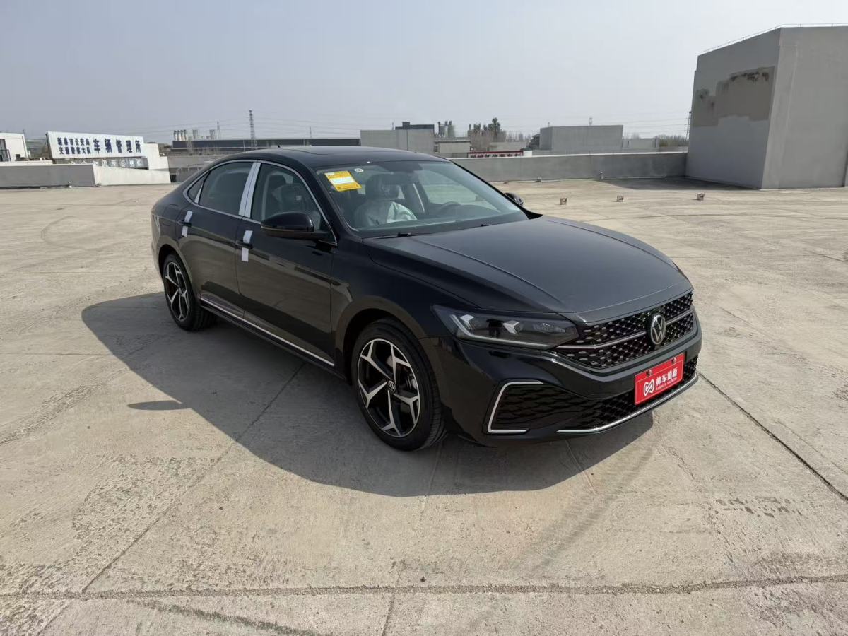 Volkswagen Passat 2026 car image #3
