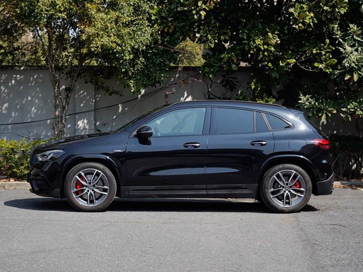 Mercedes-Benz GLA AMG 2024 car image #3