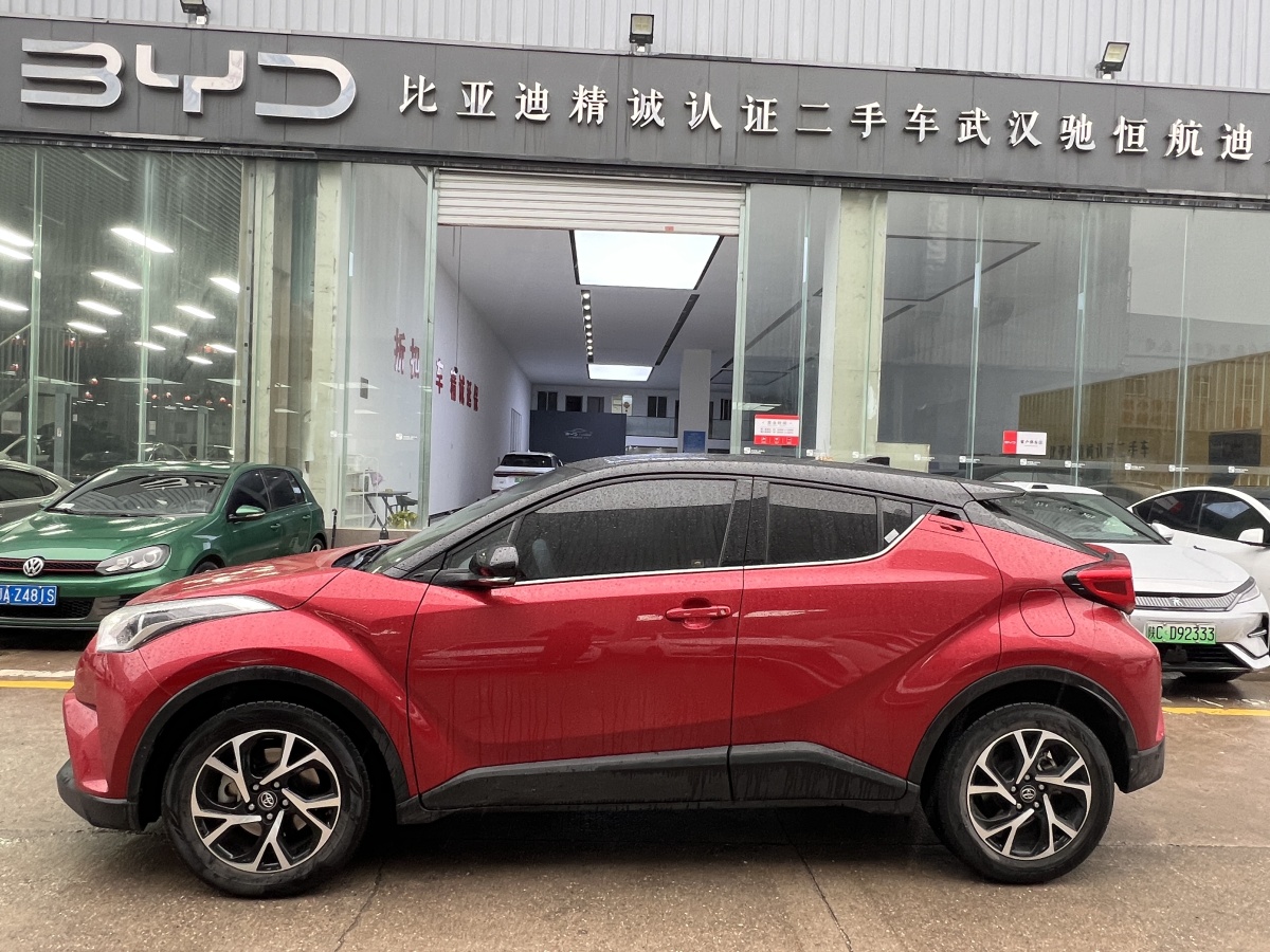 Toyota C-HR 2019 car image #3