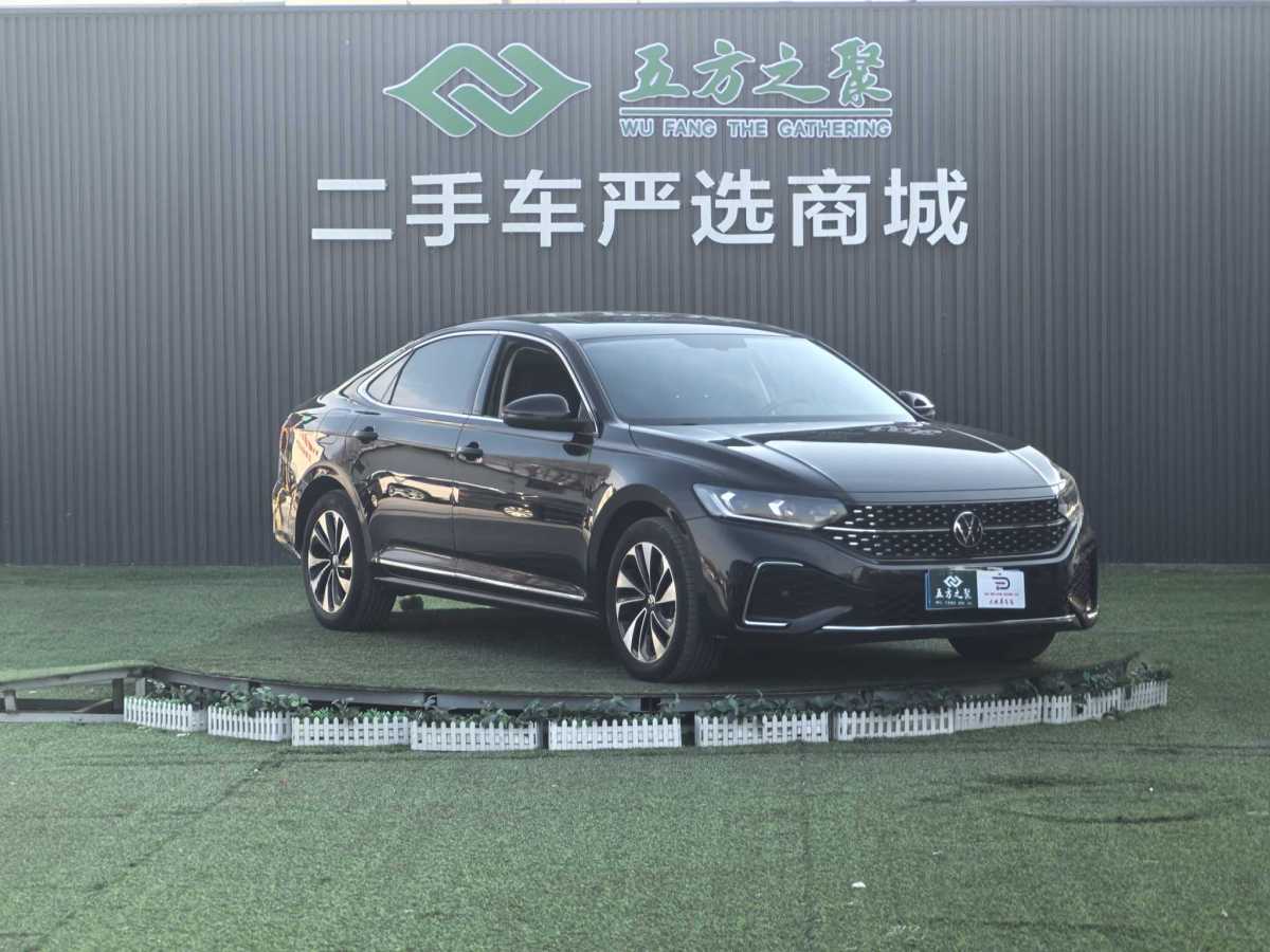 Volkswagen Passat 2023 car image #3