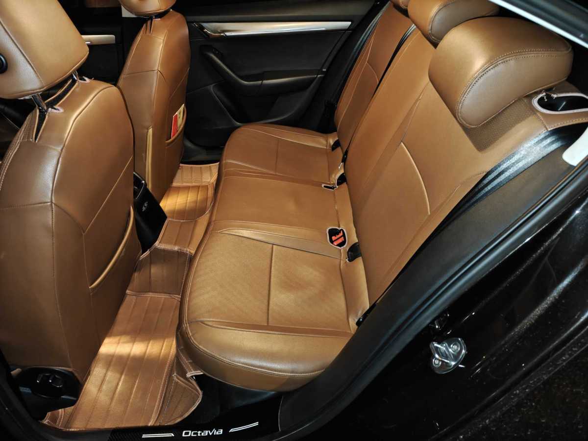 Skoda Octavia 2017 car image #3