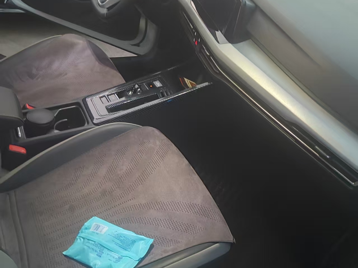 Volkswagen Golf 2022 car image #3