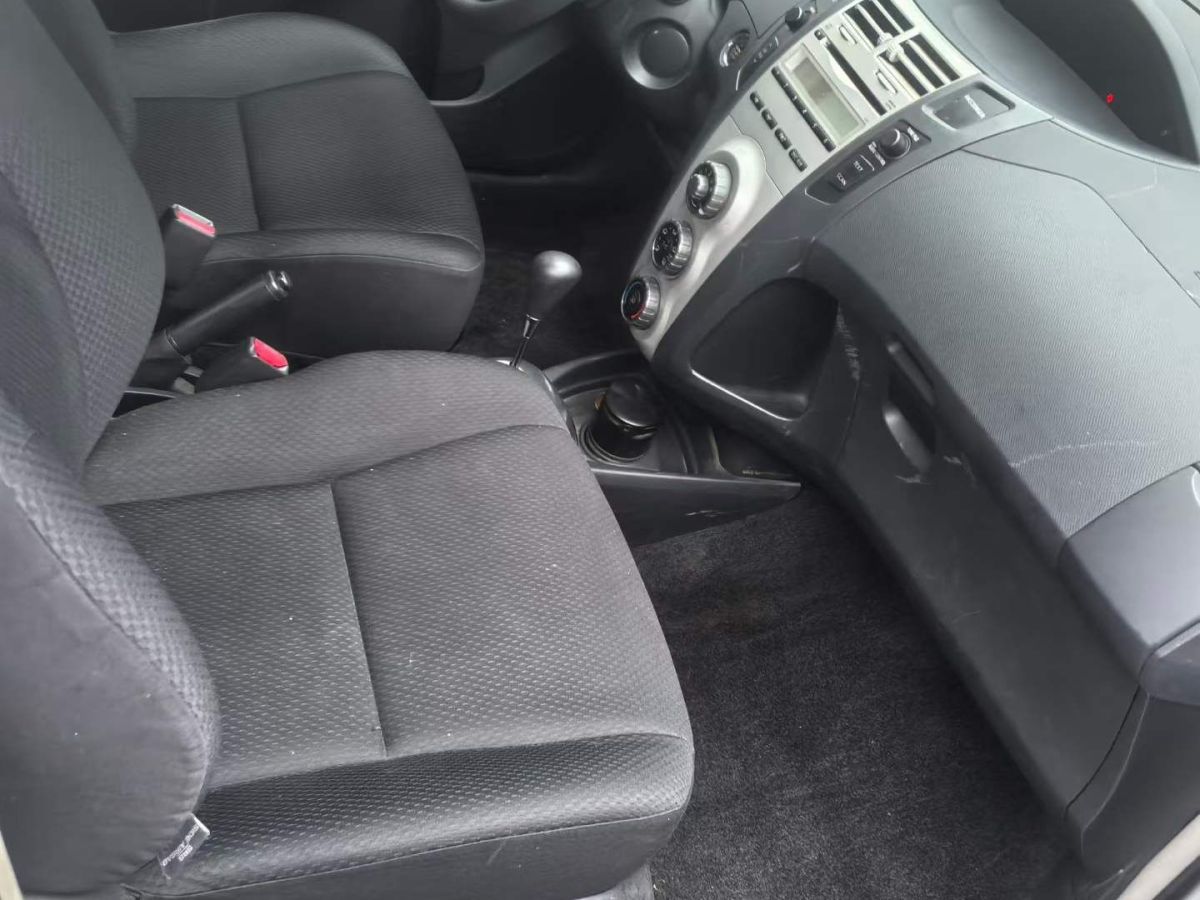 Toyota Yaris 2009 car image #3