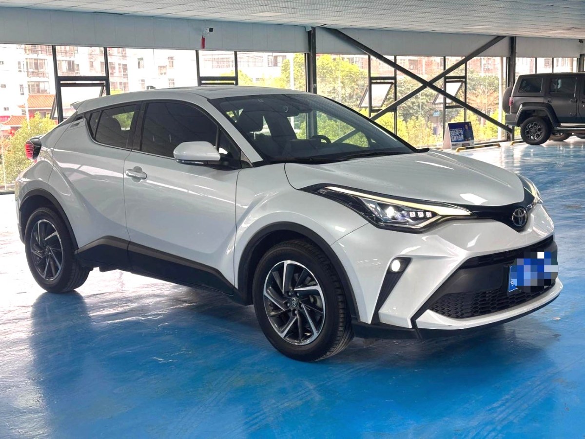 Toyota C-HR 2022 car image #3