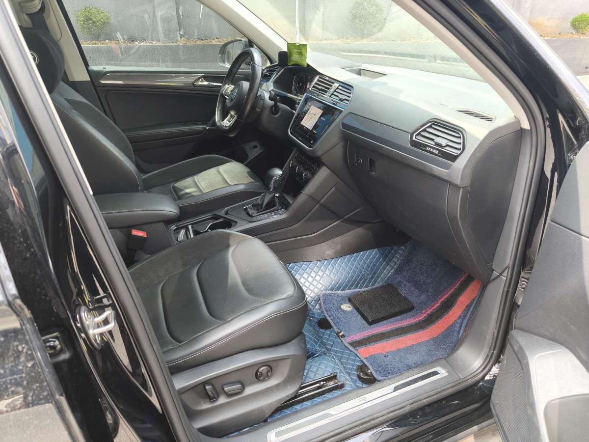 Volkswagen Tiguan L 2021 car image #3