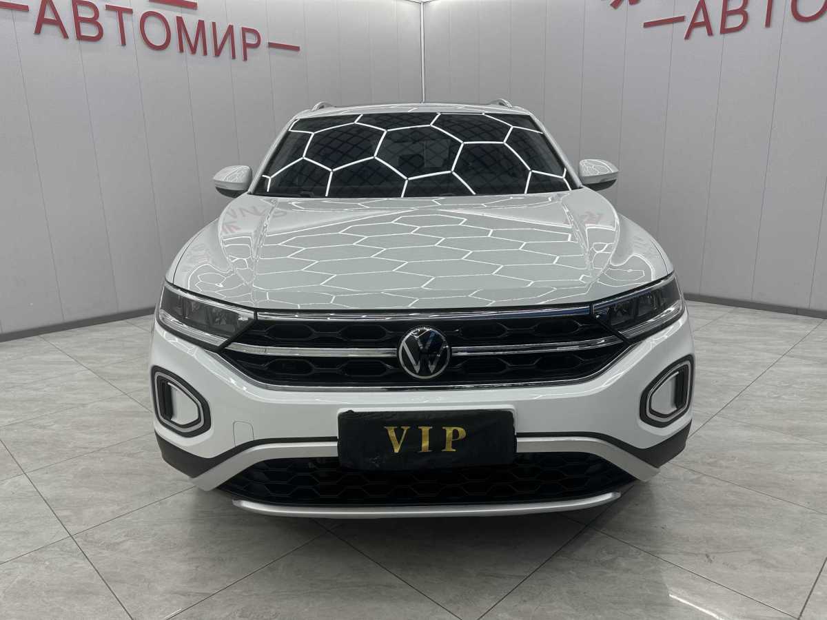 Volkswagen T-Roc 2024 car image #3