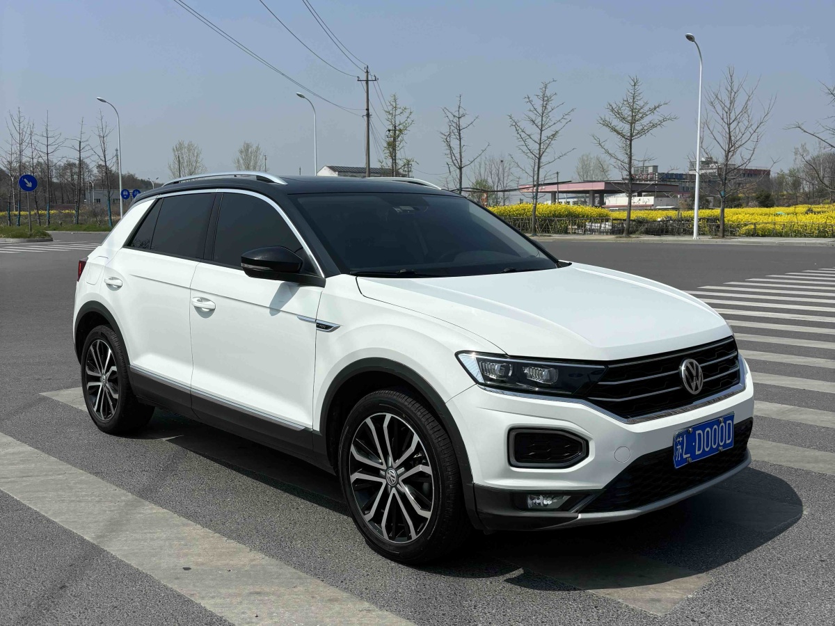 Volkswagen T-Roc 2019 car image #3