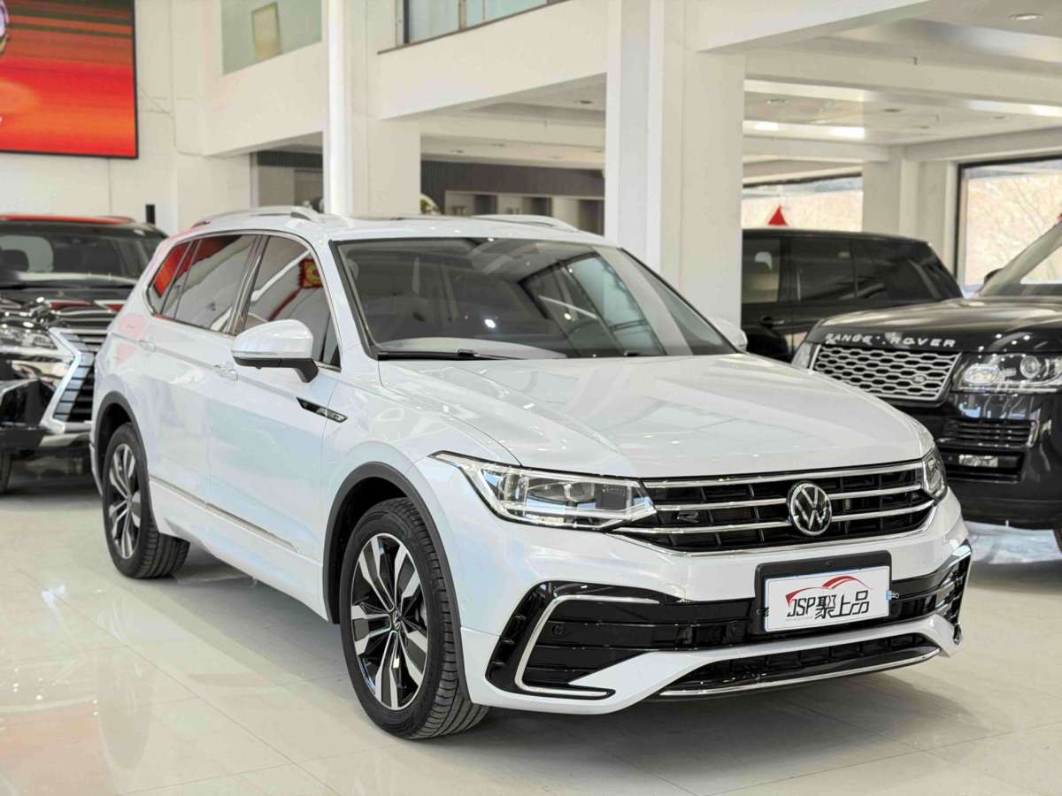 Volkswagen Tiguan L 2022 car image #3