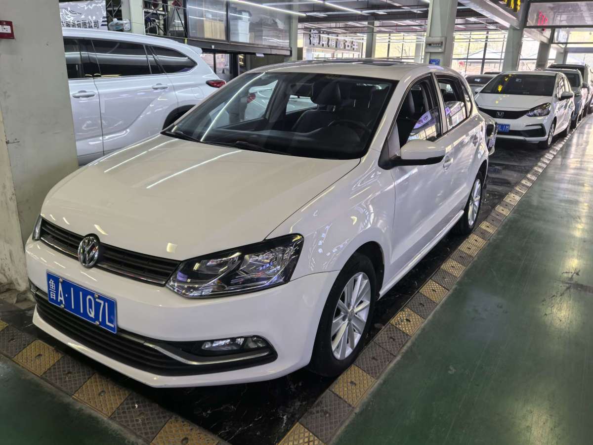 Volkswagen Polo 2016 car image #3