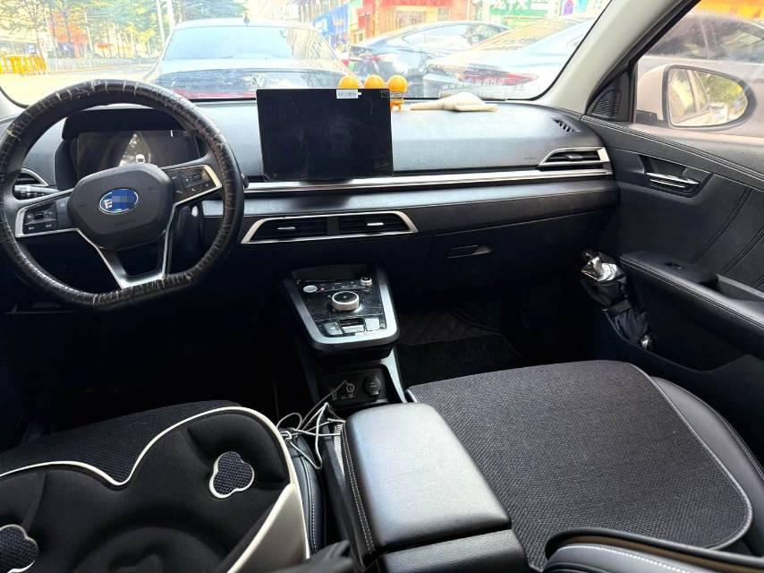 BYD e2 2019 imagen de coche #3