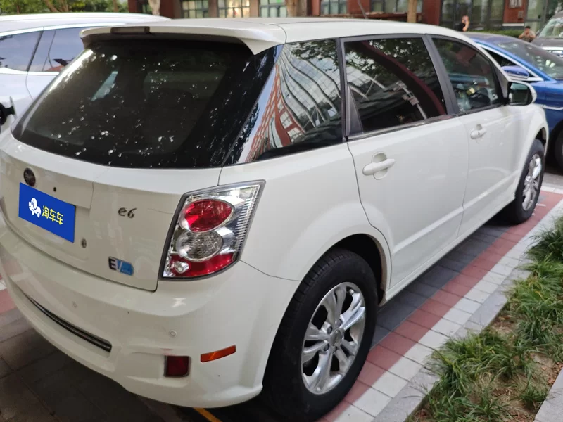 BYD e6 2016 #3 BYD e6 2016 car image #3