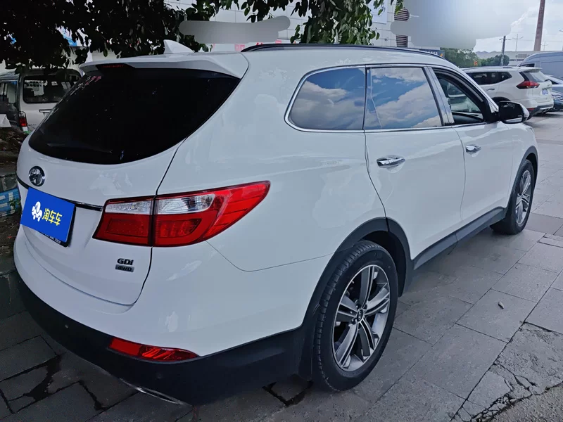 Hyundai Grand Santa Fe 2014 #3 Hyundai Grand Santa Fe 2014 car image #3