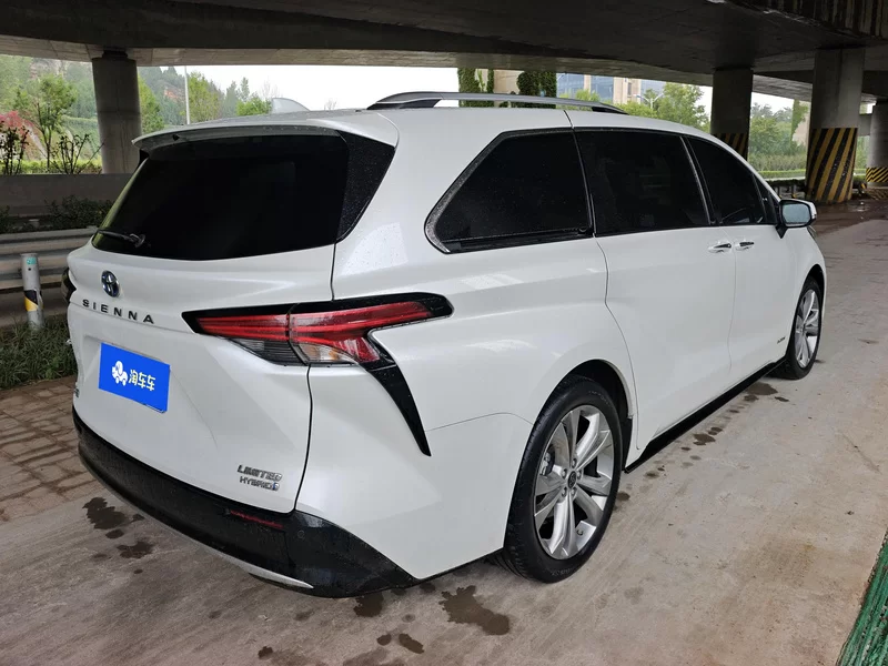 Toyota Sienna 2023 image de voiture #3