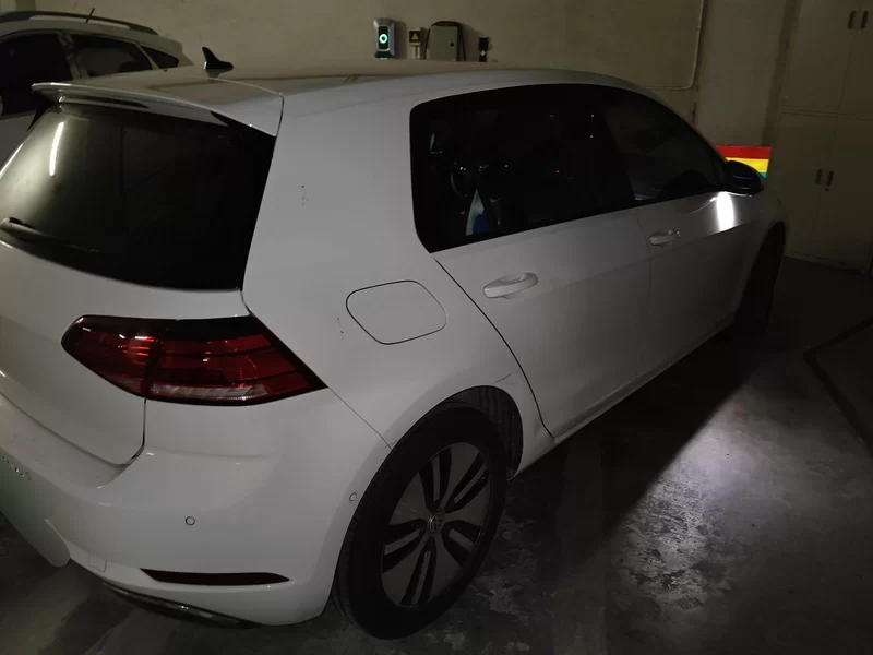 Volkswagen Golf Pure Electric 2018 car image #3