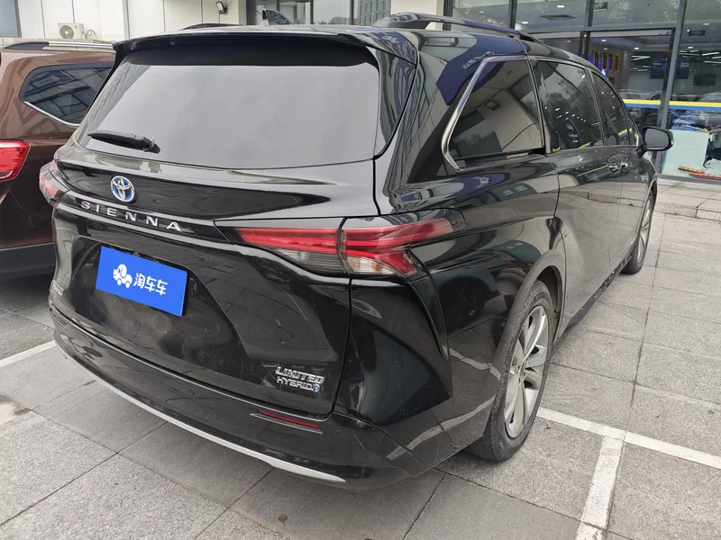 Toyota Sienna 2023 image de voiture #3