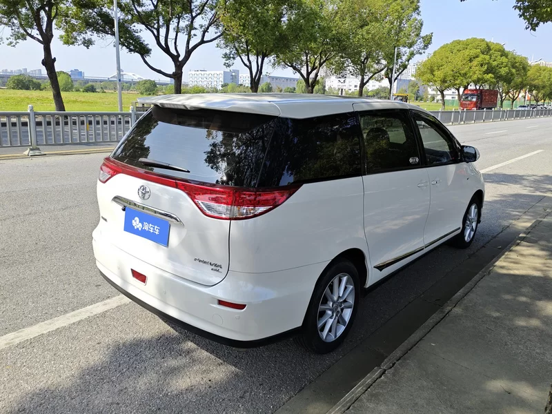 Toyota Previa 2018 car image #3