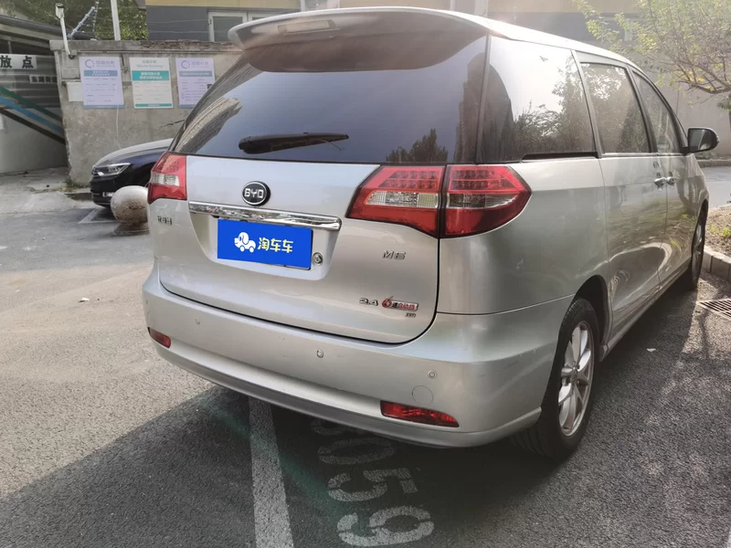 BYD M6 2015 #3 BYD M6 2015 car image #3