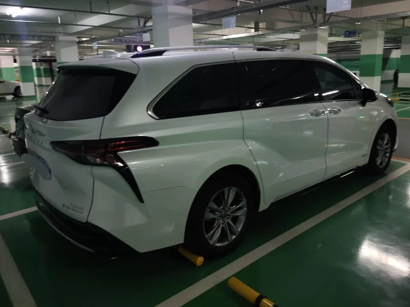 Toyota Sienna 2024 #3 Toyota Sienna 2024 car image #3