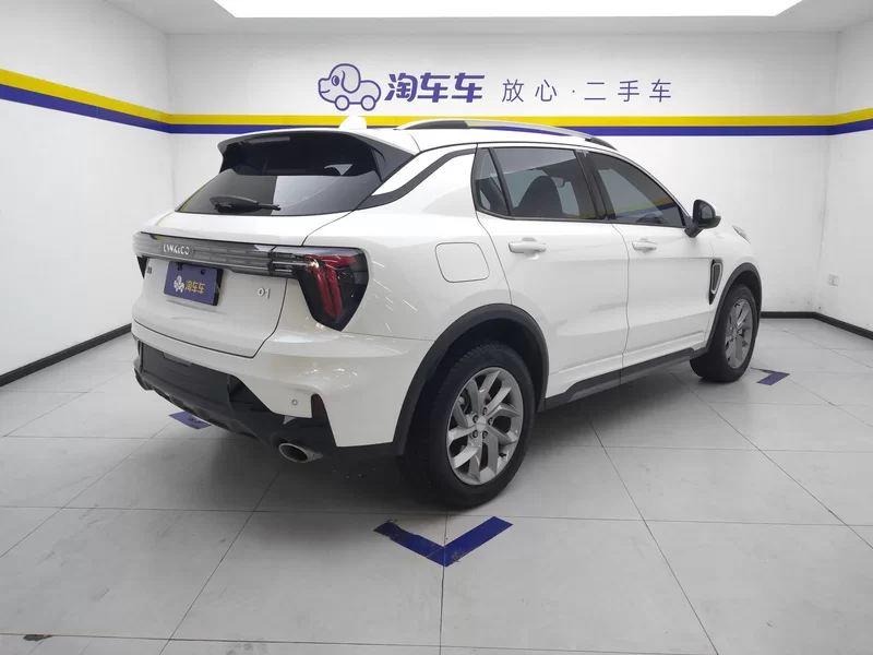 Lynk & Co 01 2024 car image #3