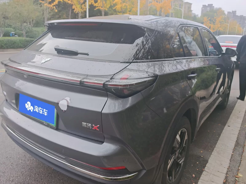 哪吒汽车 哪吒X 2024 汽车图片 #3