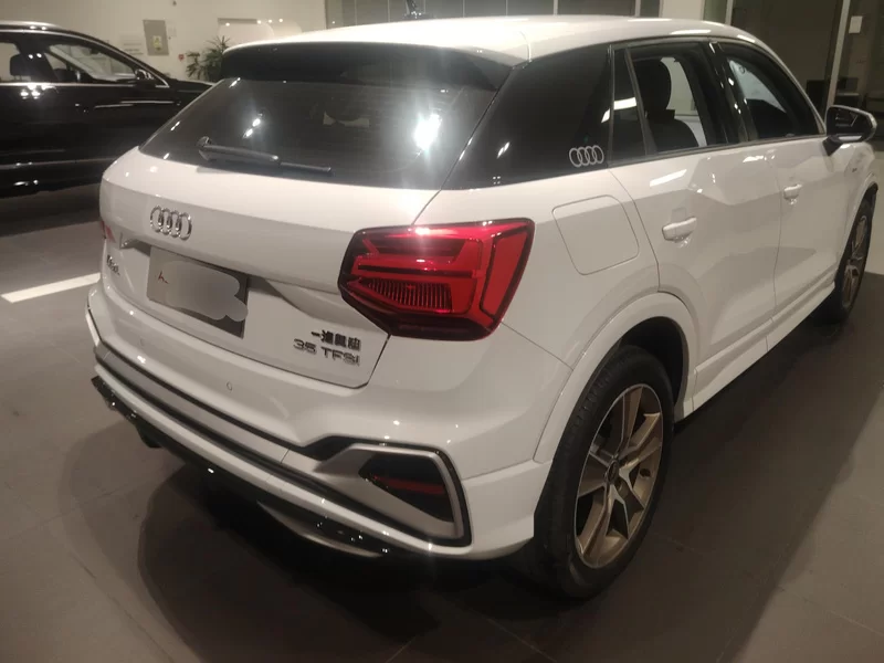 Audi Q2L 2024 car image #3