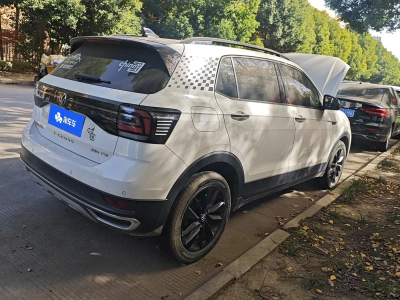 Volkswagen T-Cross 2022 car image #3