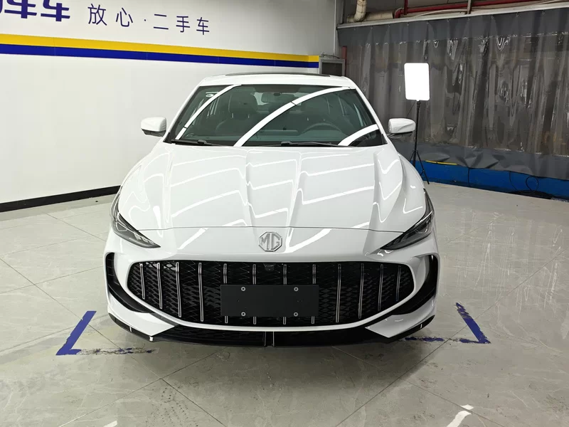 5 2025 car image #3