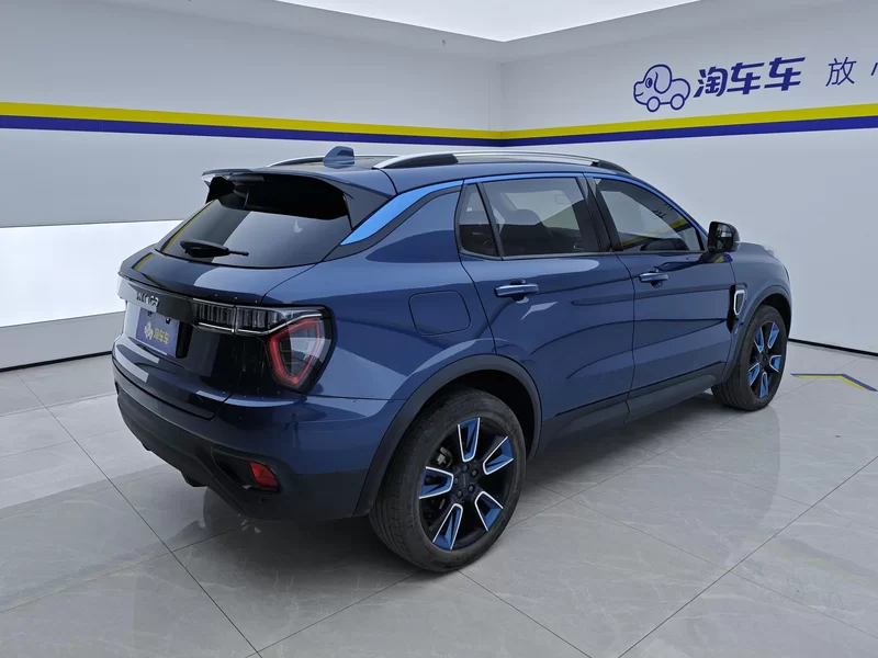 Lynk & Co 01 2018 #3 Lynk & Co 01 2018 car image #3