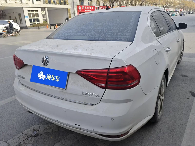 Volkswagen Lavida 2017 car image #3