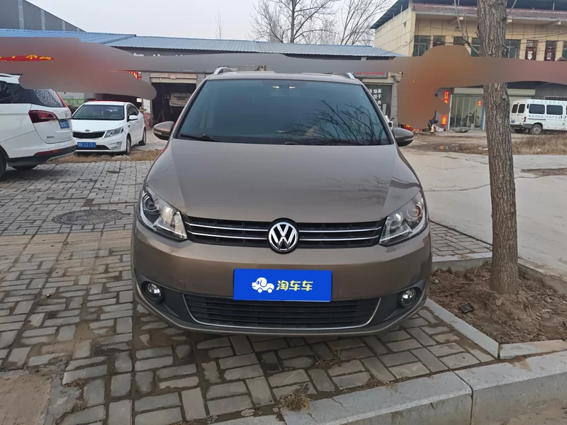Volkswagen Touran 2015 car image #3