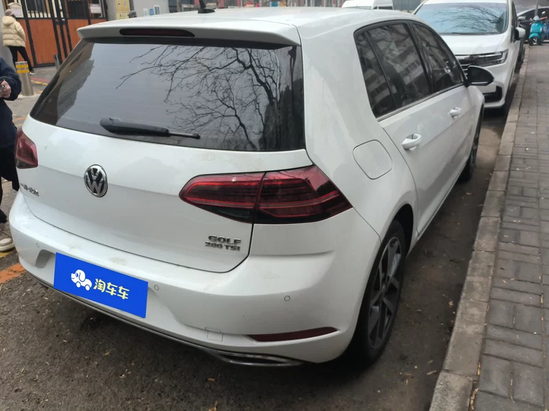 Volkswagen Golf 2020 car image #3