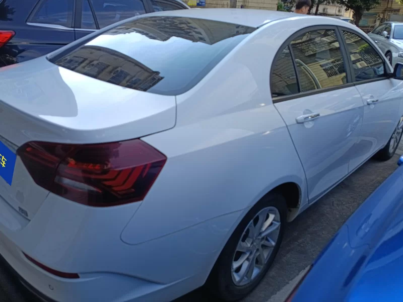 GEELY Emgrand 2021 car image #3