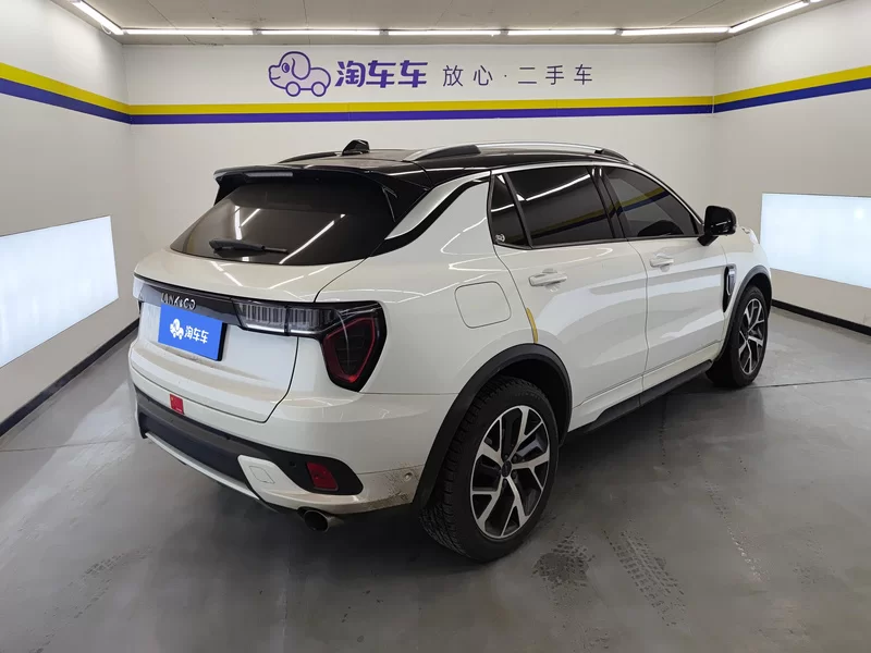 Lynk & Co 01 2019 #3 Lynk & Co 01 2019 car image #3