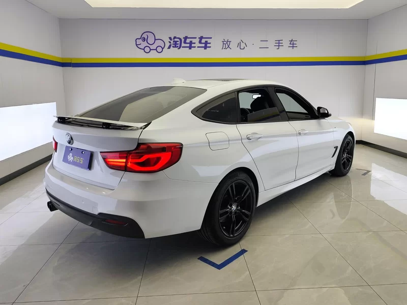 BMW 3 Series GT 2018 immagine di auto #3