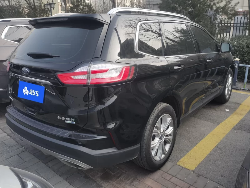 Ford Edge 2020 صورة سيارة #3