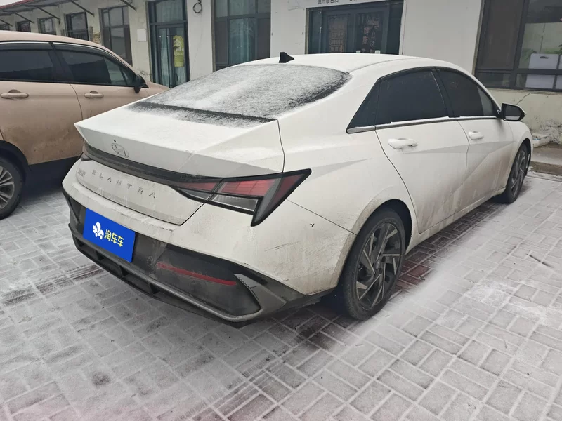 Hyundai Elantra 2023 car image #3