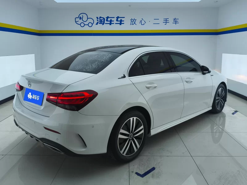 Mercedes-Benz A Class 2019 car image #3