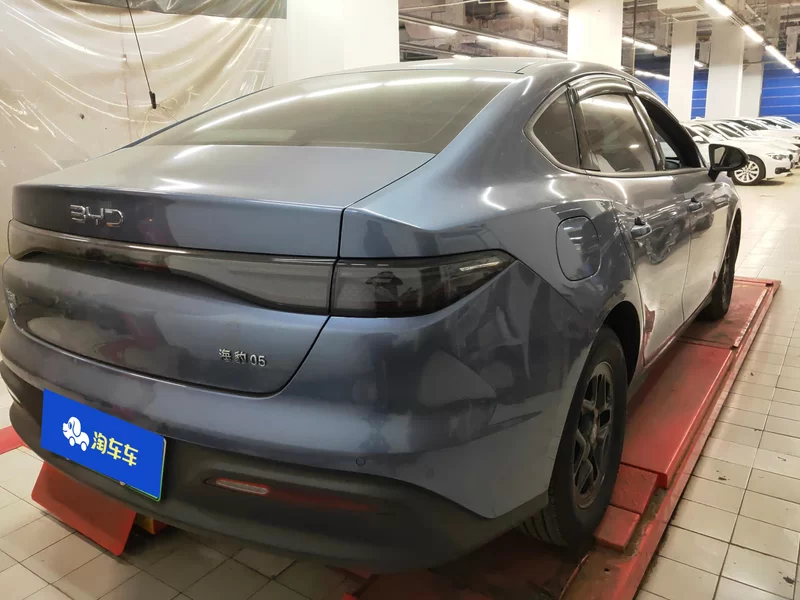 BYD Seal 05 DM-i 2025 #3 BYD Seal 05 DM-i 2025 car image #3