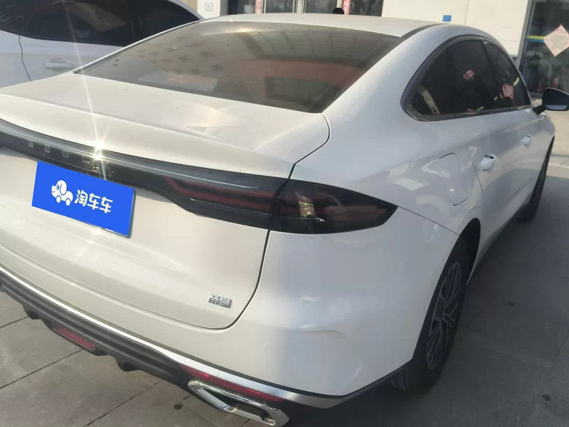 GEELY Emgrand 2025 car image #3