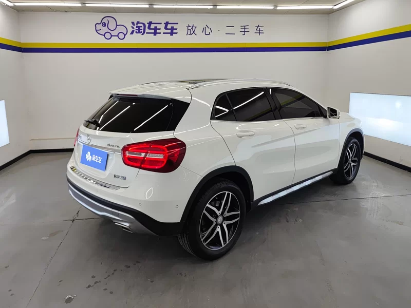 Mercedes-Benz GLA Class 2016 immagine di auto #3