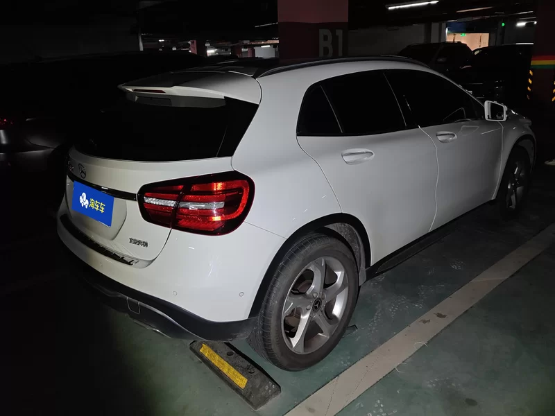 Mercedes-Benz GLA Class 2019 car image #3