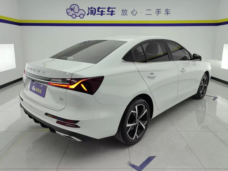Roewe i5 2023 car image #3