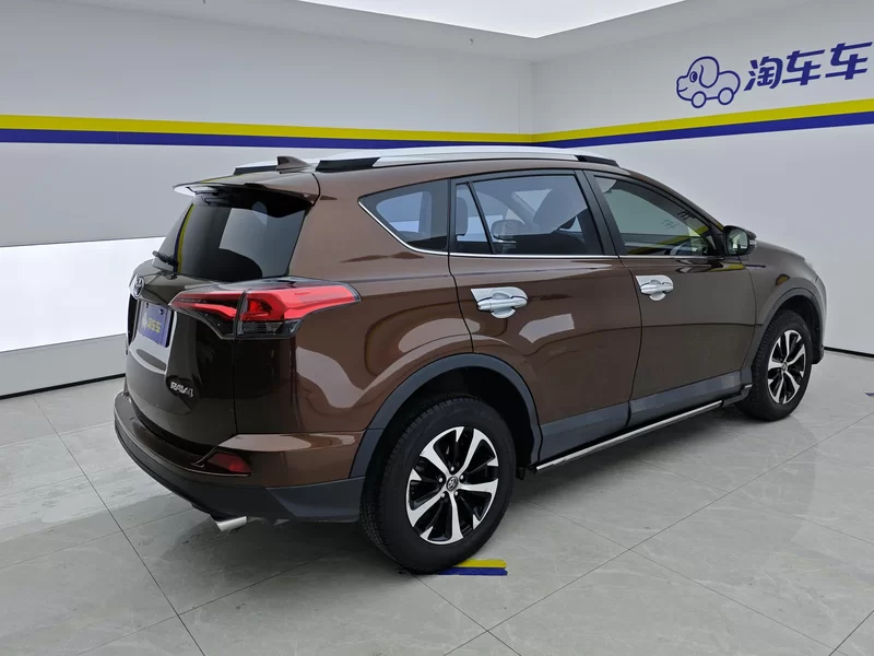 Toyota RAV4 2017 car image #3