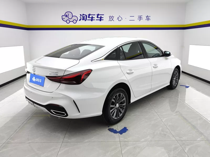 2025 car image #3