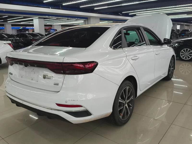 GEELY Emgrand 2022 car image #3