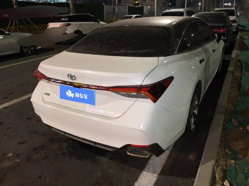 Toyota Avalon 2020 car image #3
