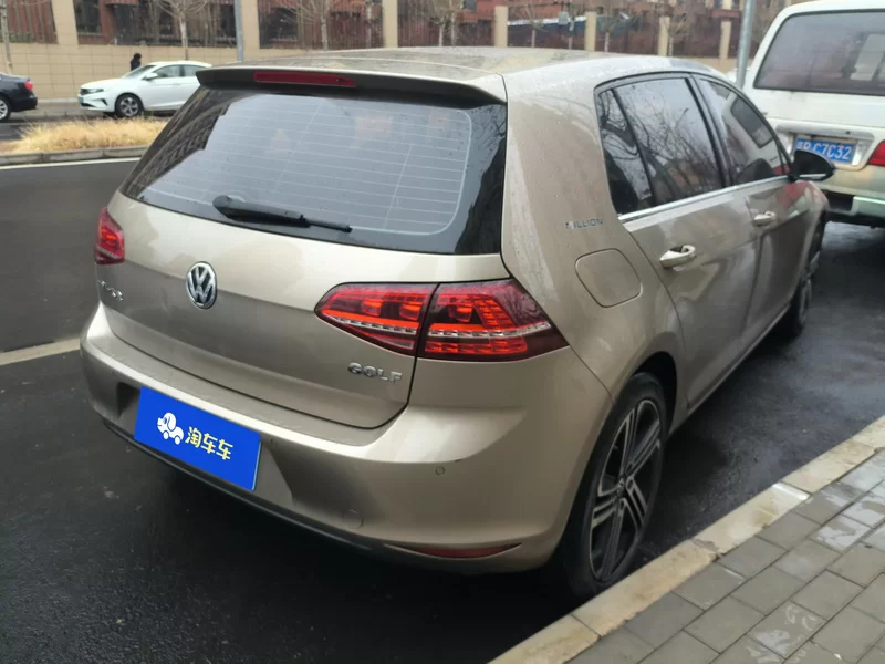 Volkswagen Golf 2017 car image #3